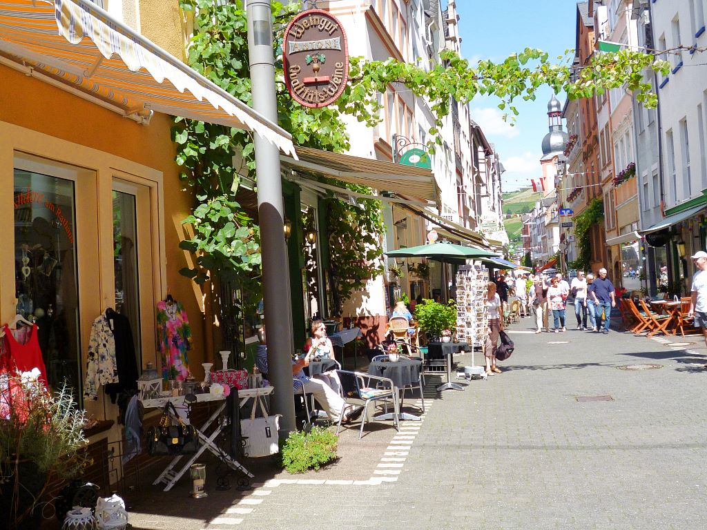 Im Urlaub an der Mosel: Fußgängerzone von Zell (Mosel)